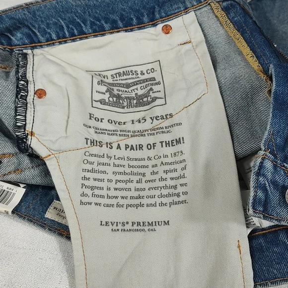 Levi Premium Jean Denim Bermuda Shorts Button and Zipper Closer Size 32 NWT - Picture 7 of 10